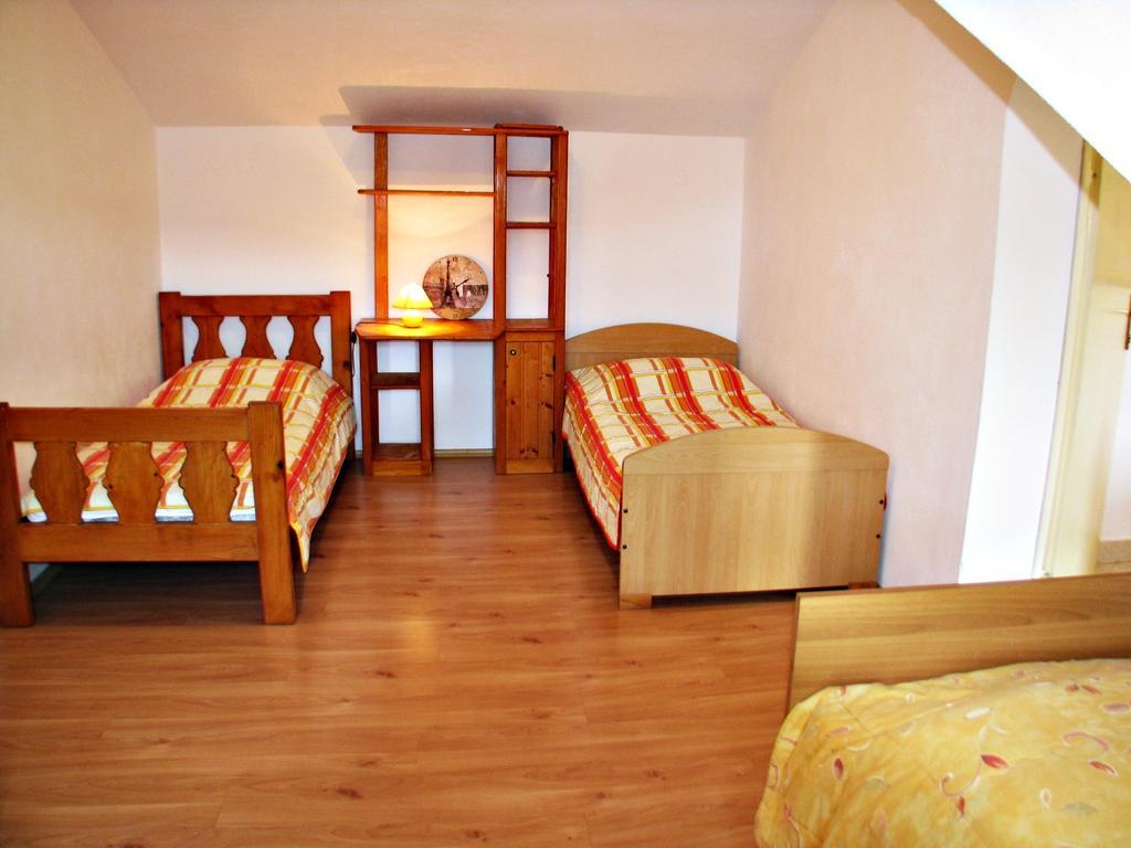 Apartment Martinic Pucisca Habitación foto